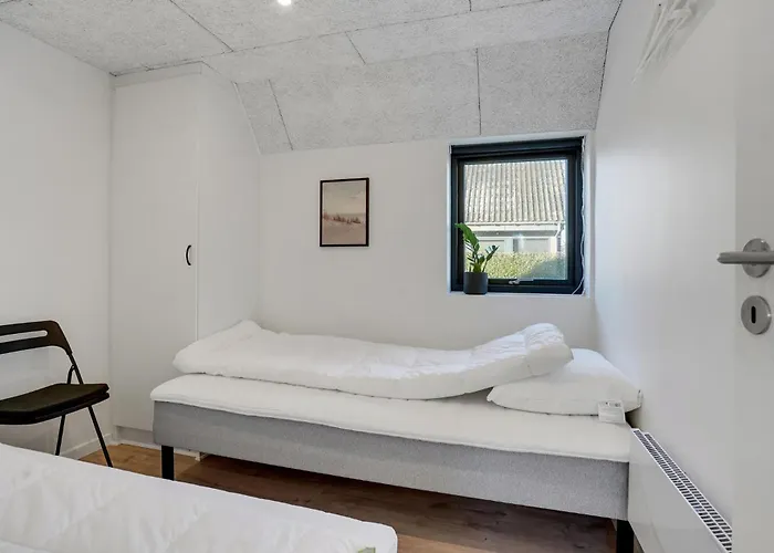 Amazing In With Kitchen Holiday home